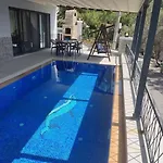 Denize 50 Mt Villa