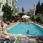 Maxin Apartments