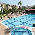 Club Turquoise Apart