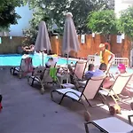 Two Seas Hotel