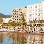 Sunprime Beachfront Hotel