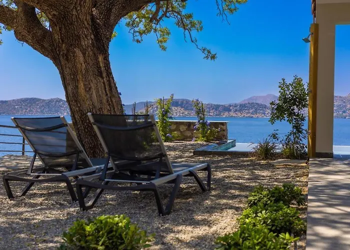 Villa Sakiz Marmaris Soeguet\'De Oezel Havuzlu Kiralik Villa