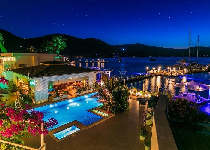 Big Poseidon Boutique Hotel & Yacht Club