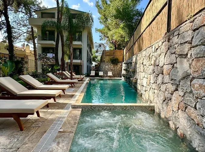 Esmahan Forest And Pool By Zehra Suites
