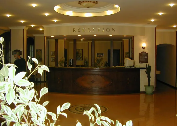 Candan Beach Hotel