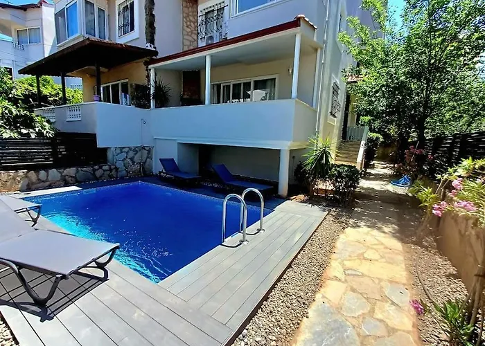 Villa Limon Marmaris\'De Oezel Havuzlu Villa