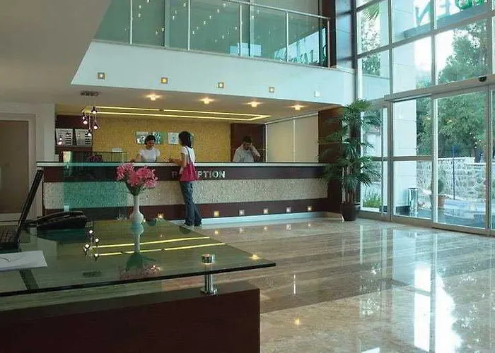 Royal Garden Hotel