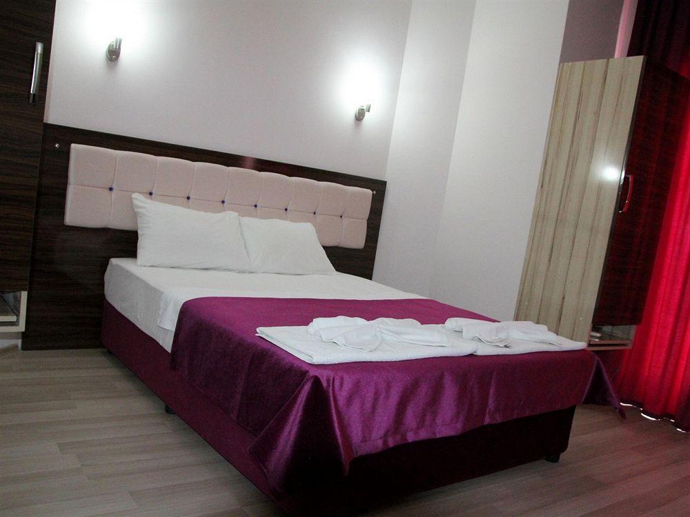 Rosy Hotel
