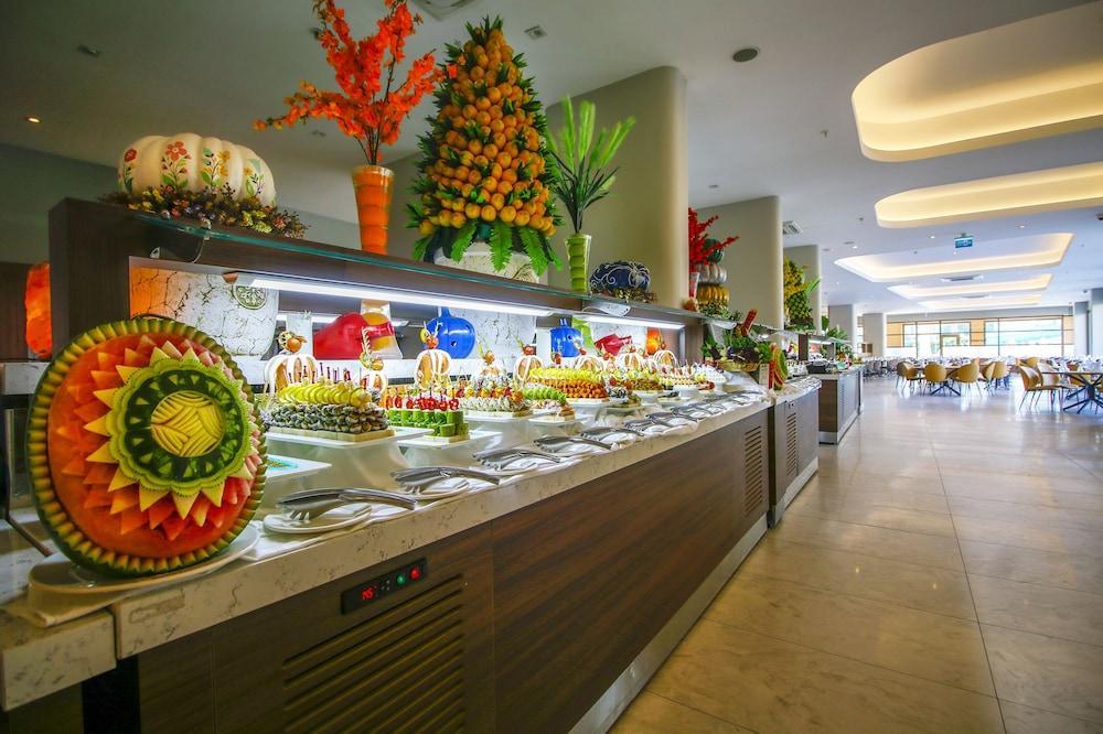 Julian Club Hotel