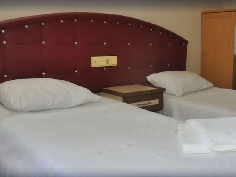 Basils Aparthotel 2*