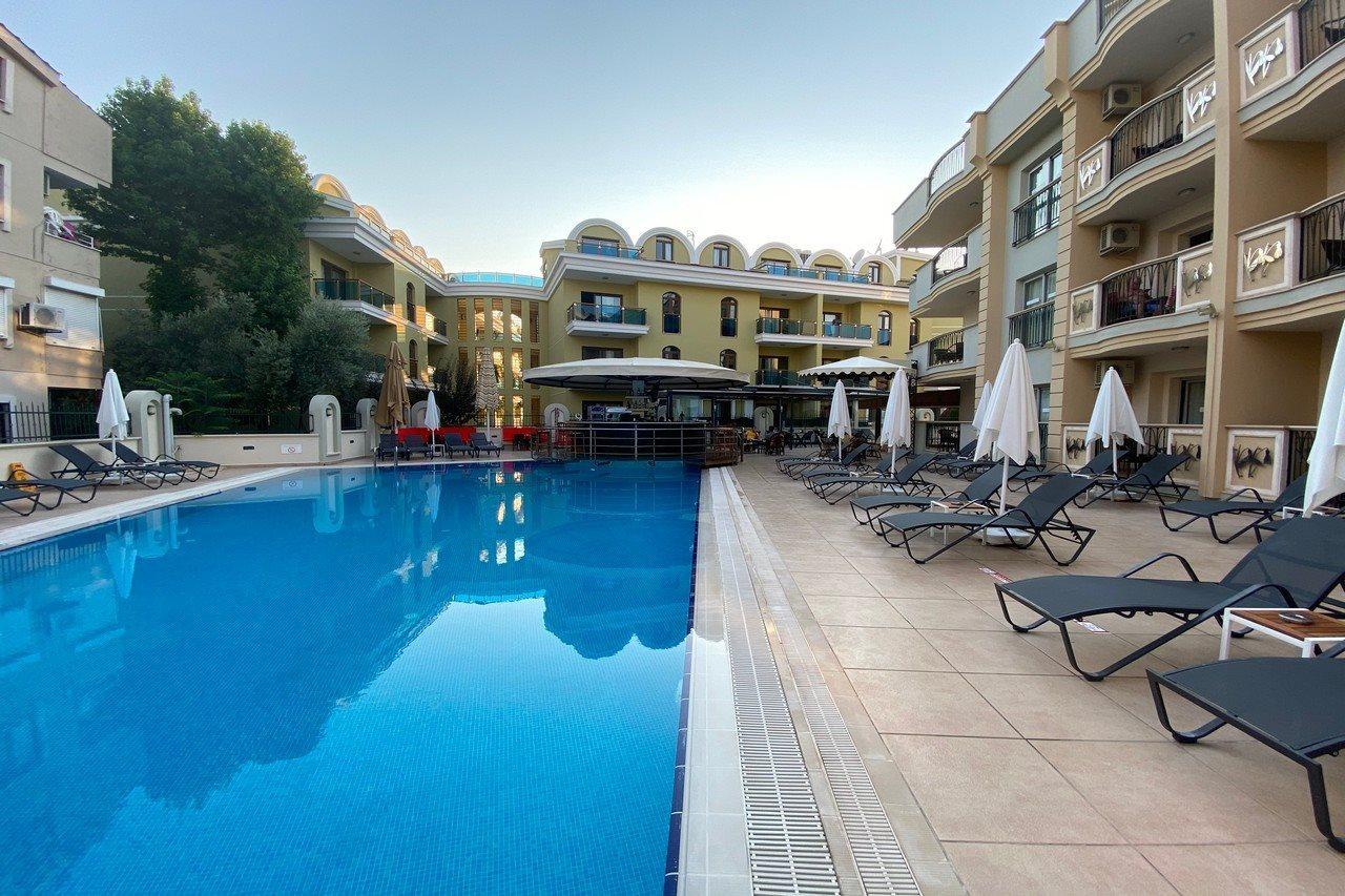 Isla Aparthotel 3*
