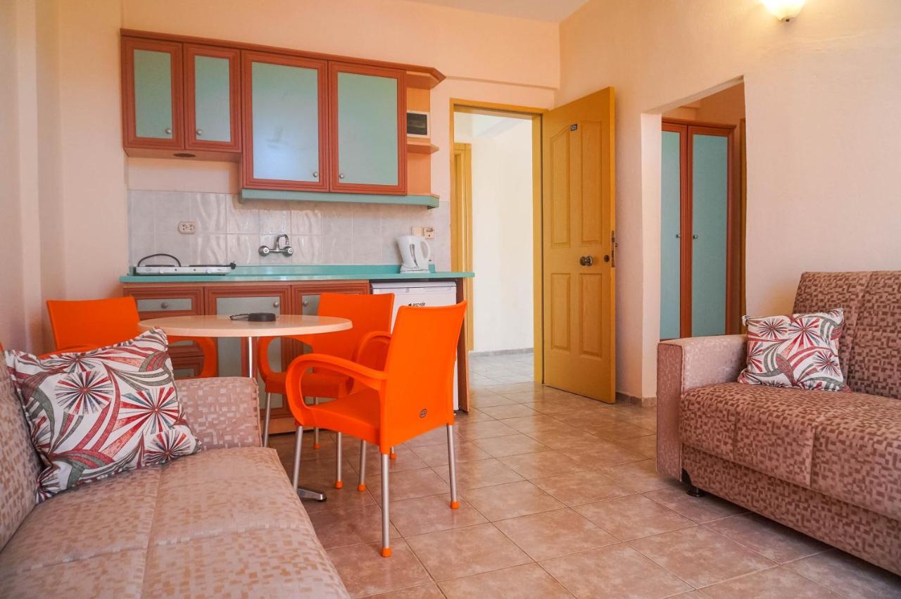 Albatros Aparthotel *
