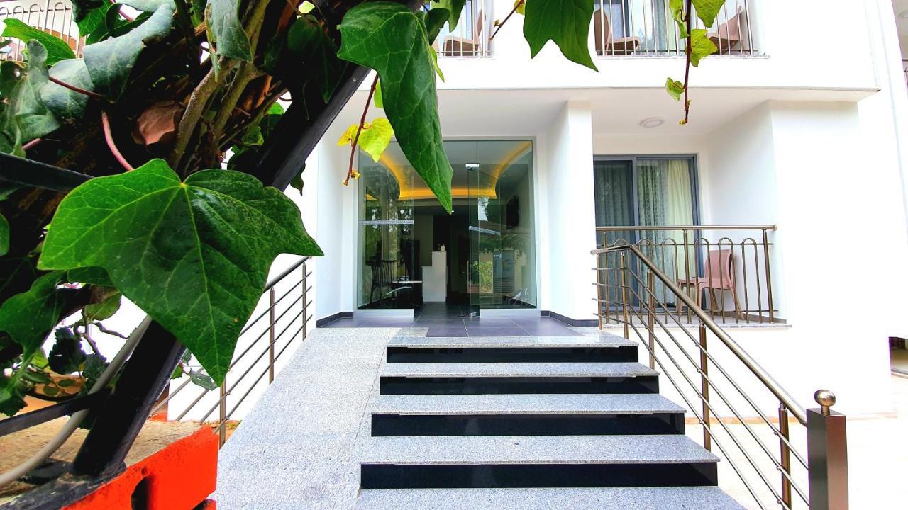 Ressa Apartment