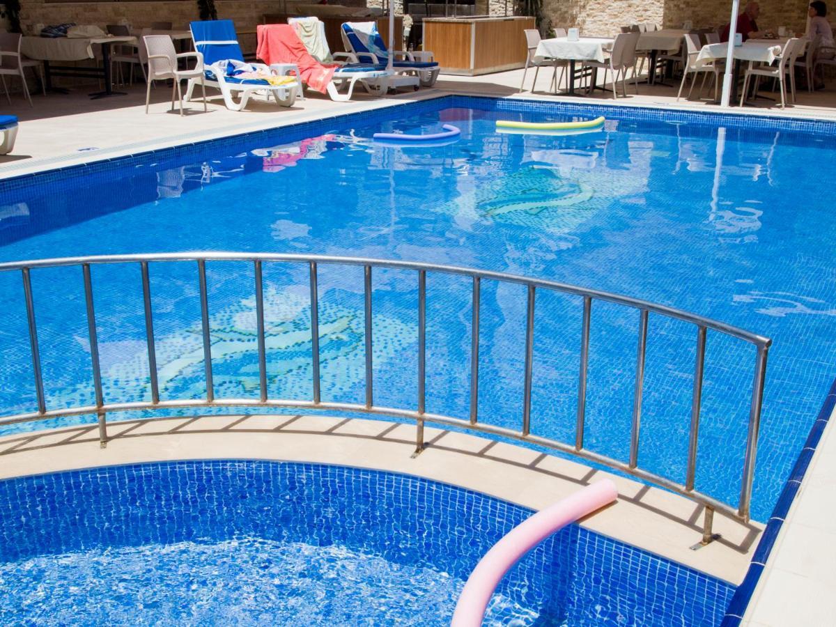 Ozcan Beach Hotel