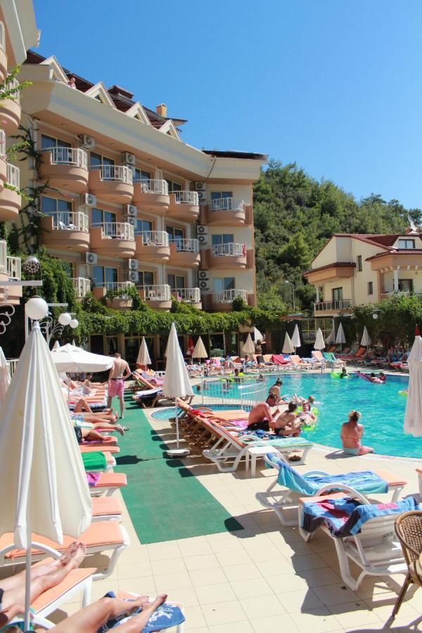 Grand Faros Hotel