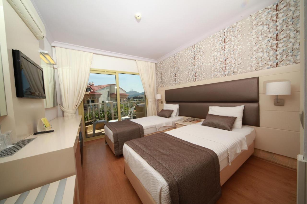 Hotel Grand Faros 4*