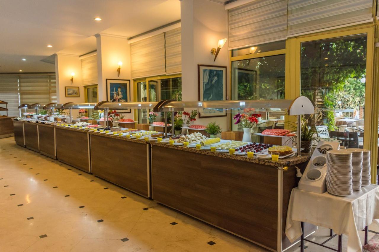 Grand Faros Hotel