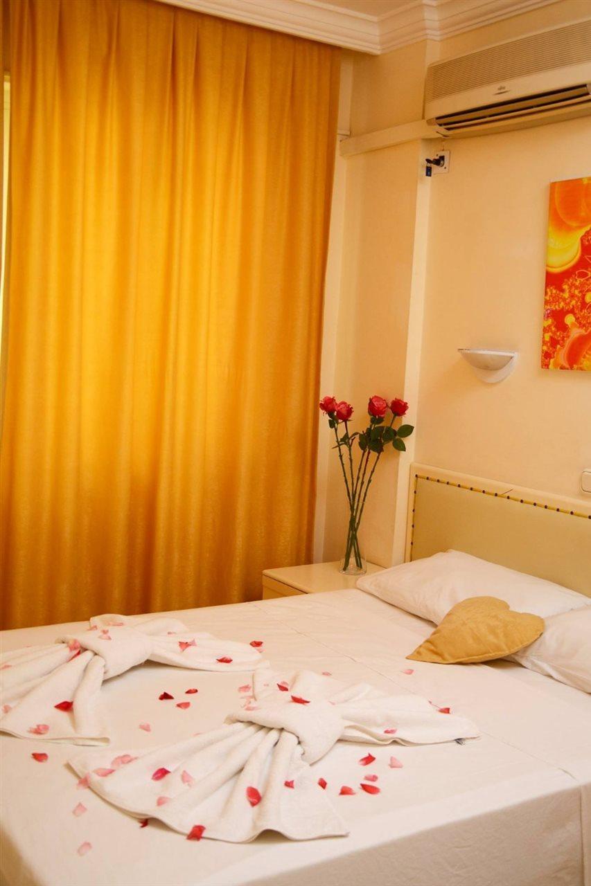 Avisos And Hotel