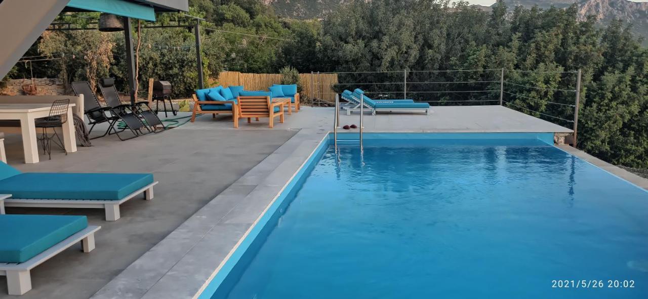 Saranda Villa