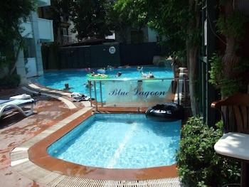 Blue Lagoon Hotel 2*