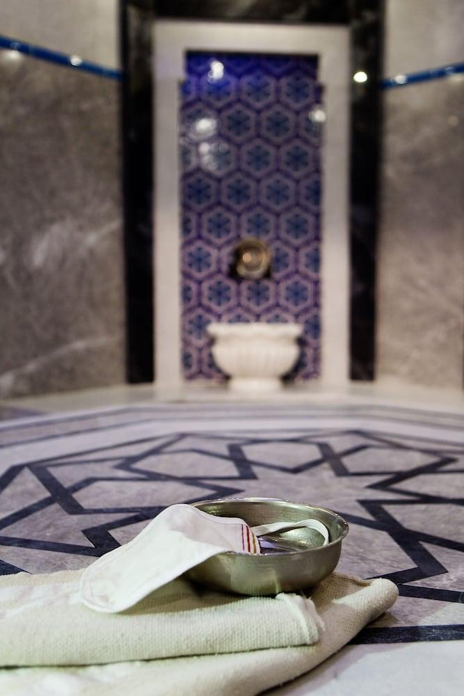 Quadas - Adult Only 4*