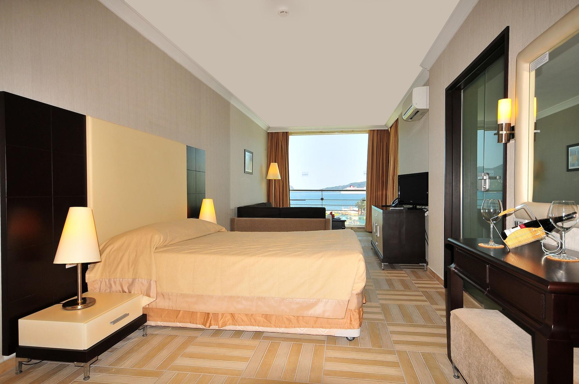 Blue Bay Platinum Hotel 5*