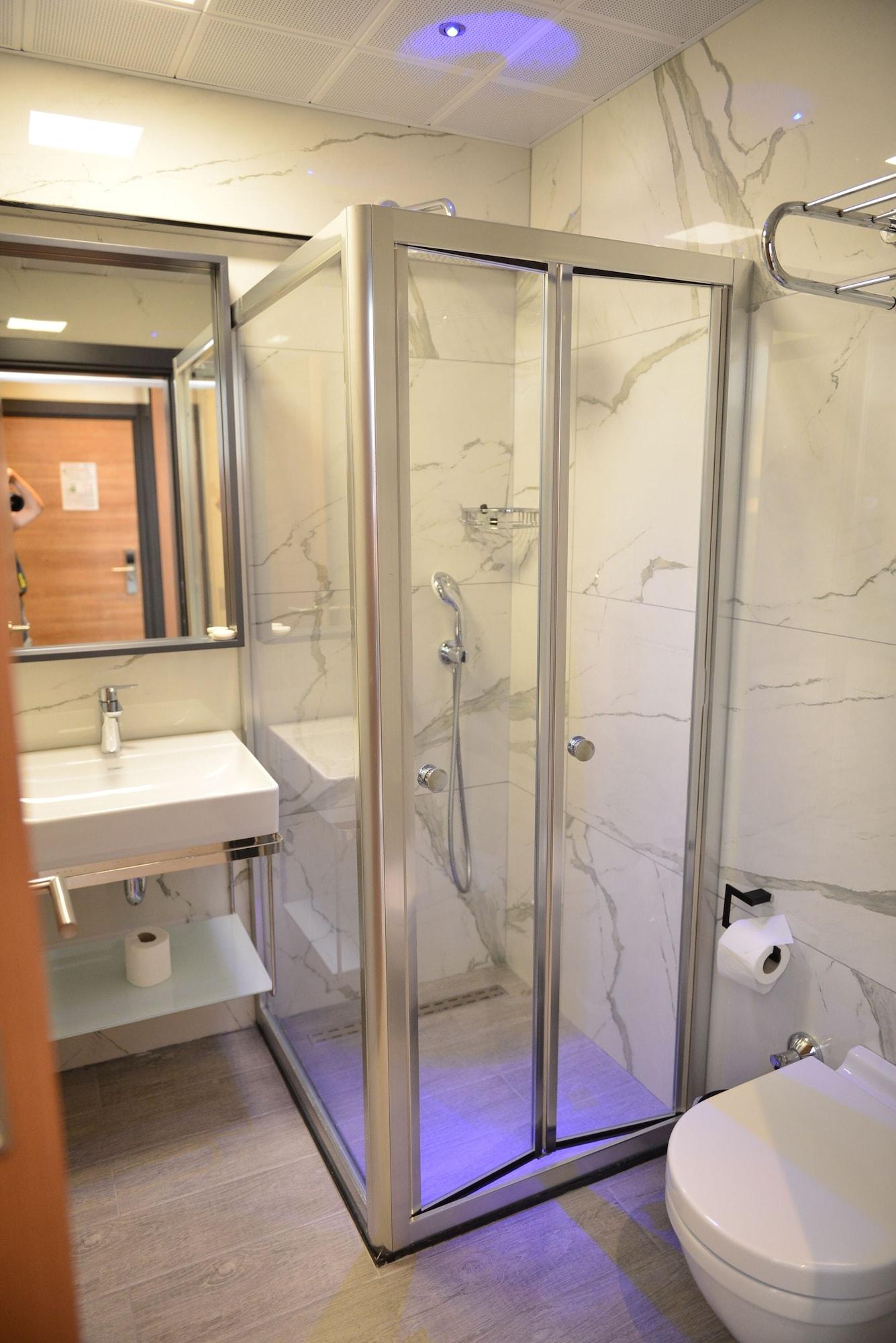 Oasis Hotel 3*