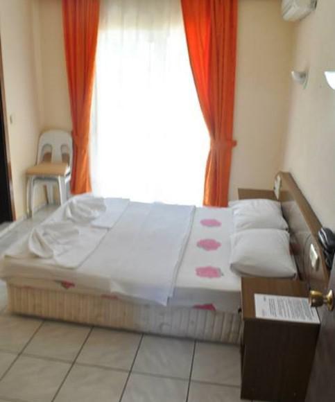 Marsyas Hotel 2*