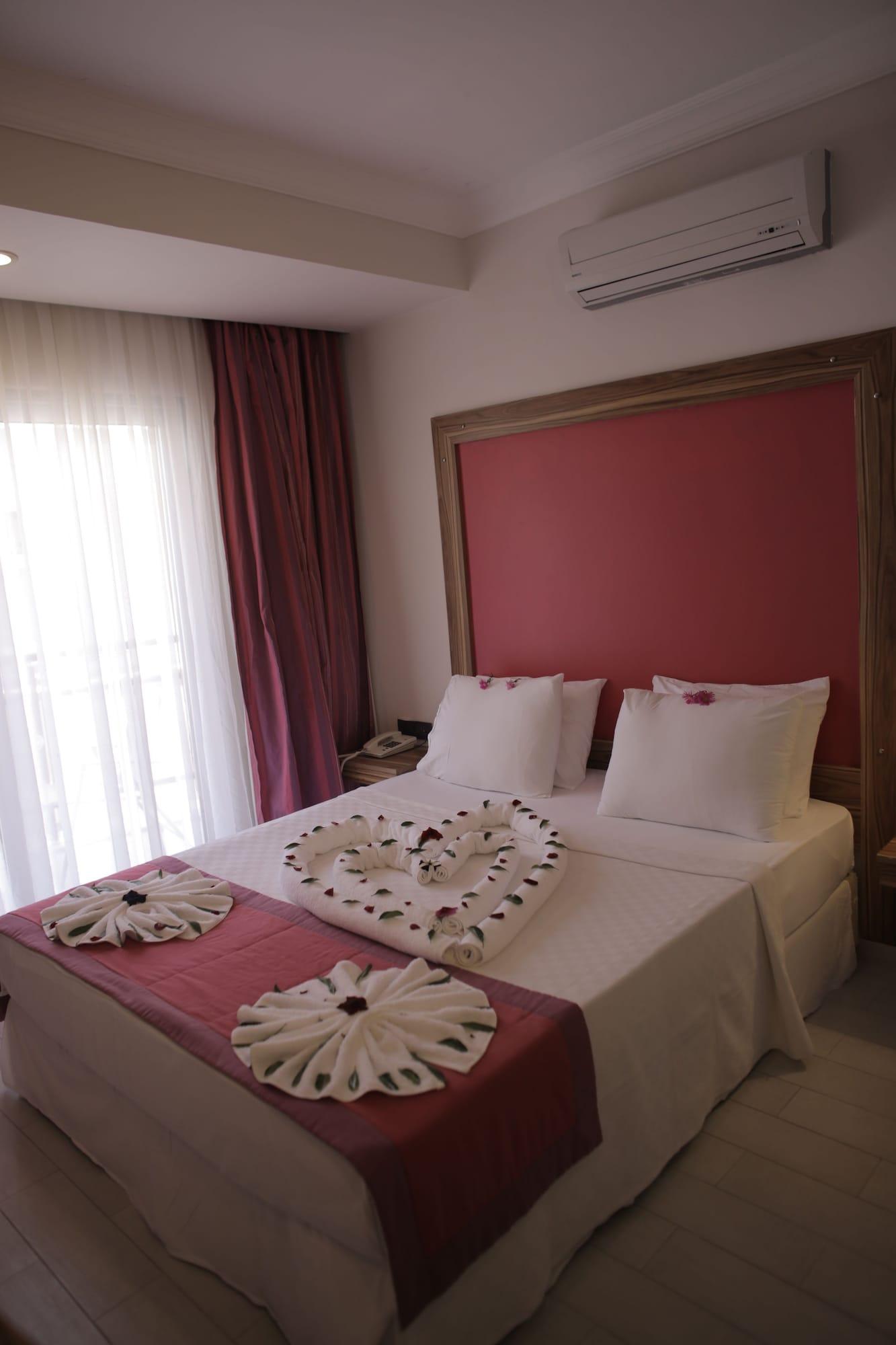 Cle Boutique Hotel 4*