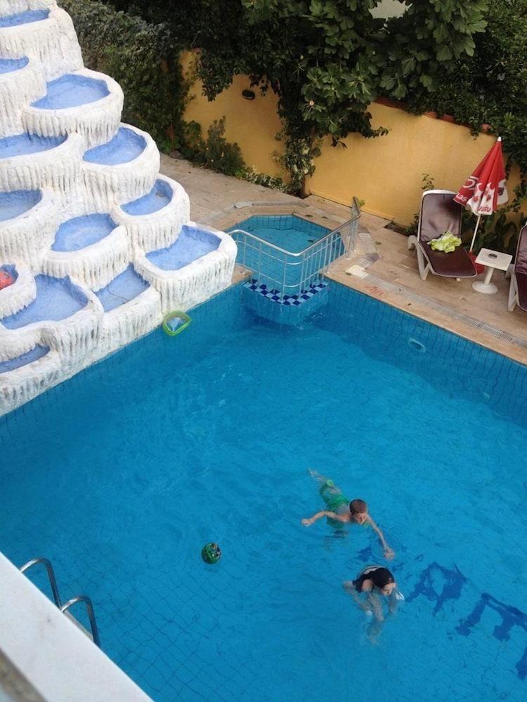 Family Apart Aparthotel 3*