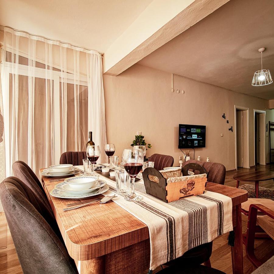 Lara's Apartment