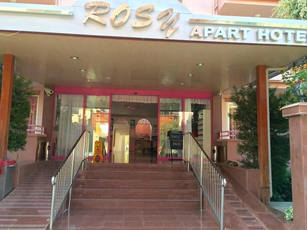 Rosy Aparthotel