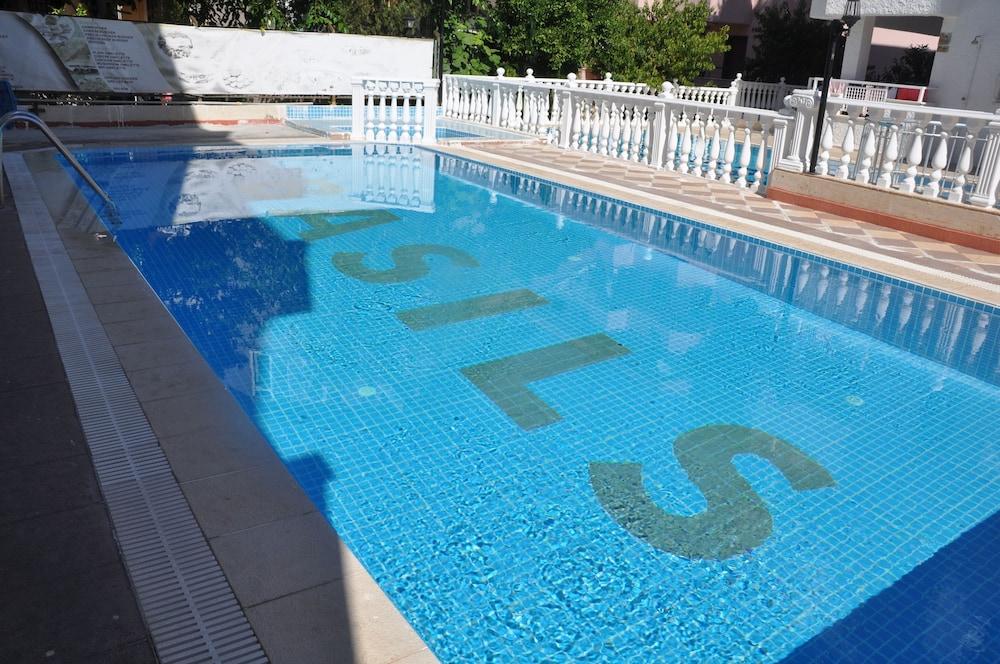Basils Aparthotel Marmaris