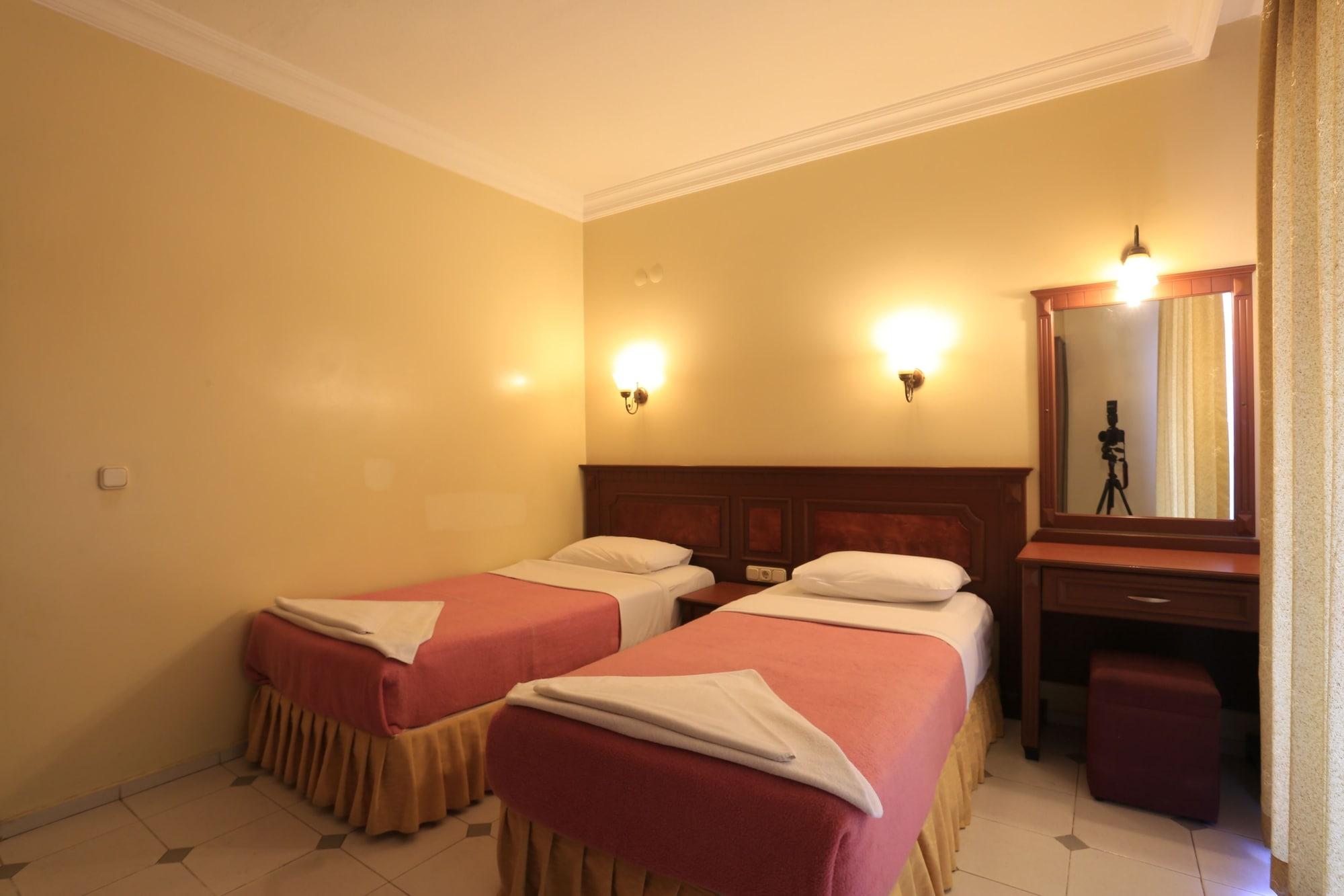 Amaris Aparthotel