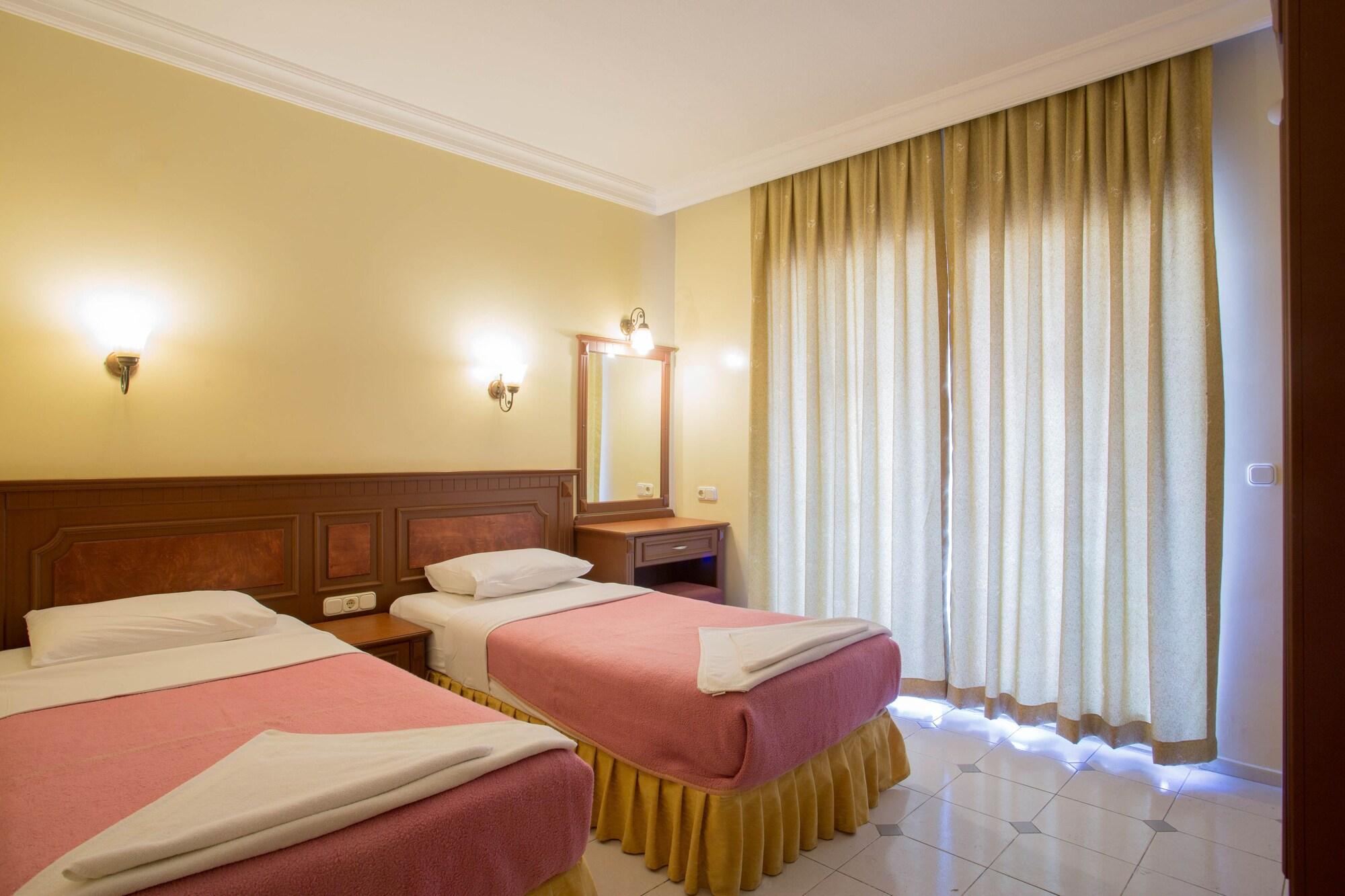 Aparthotel Amaris 3*