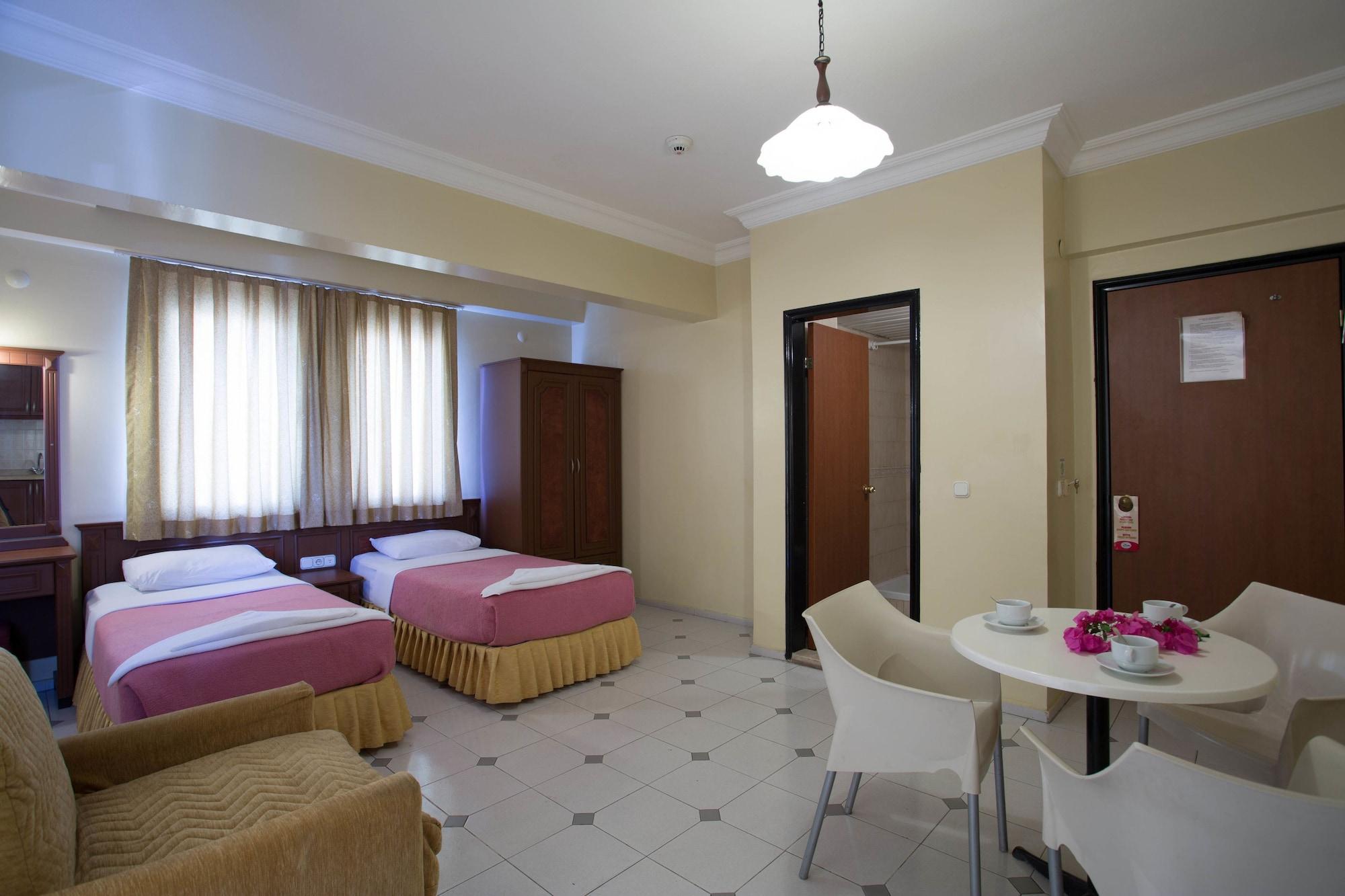 Amaris Aparthotel