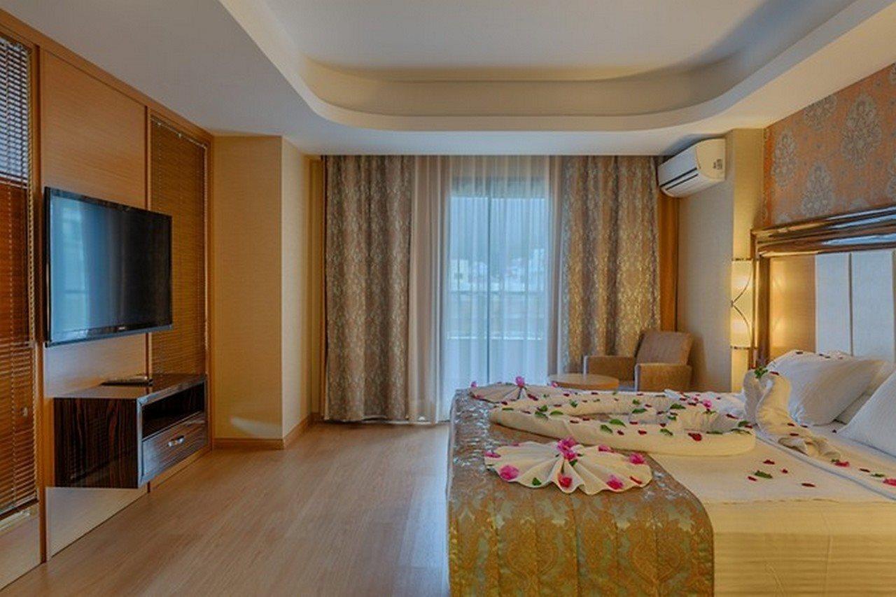 Hotel Golden Rock 5*