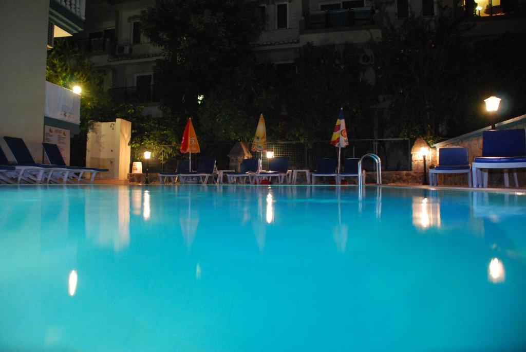 Club Ege 3*