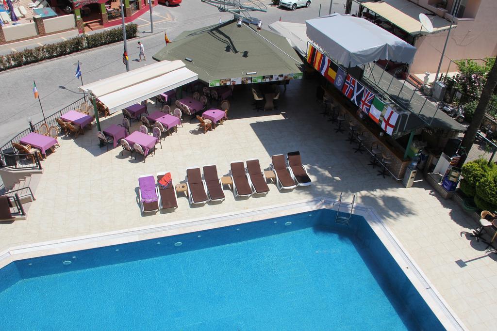 Club Dorado Hotel