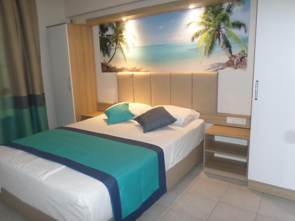 Highlife Aparthotel 3*