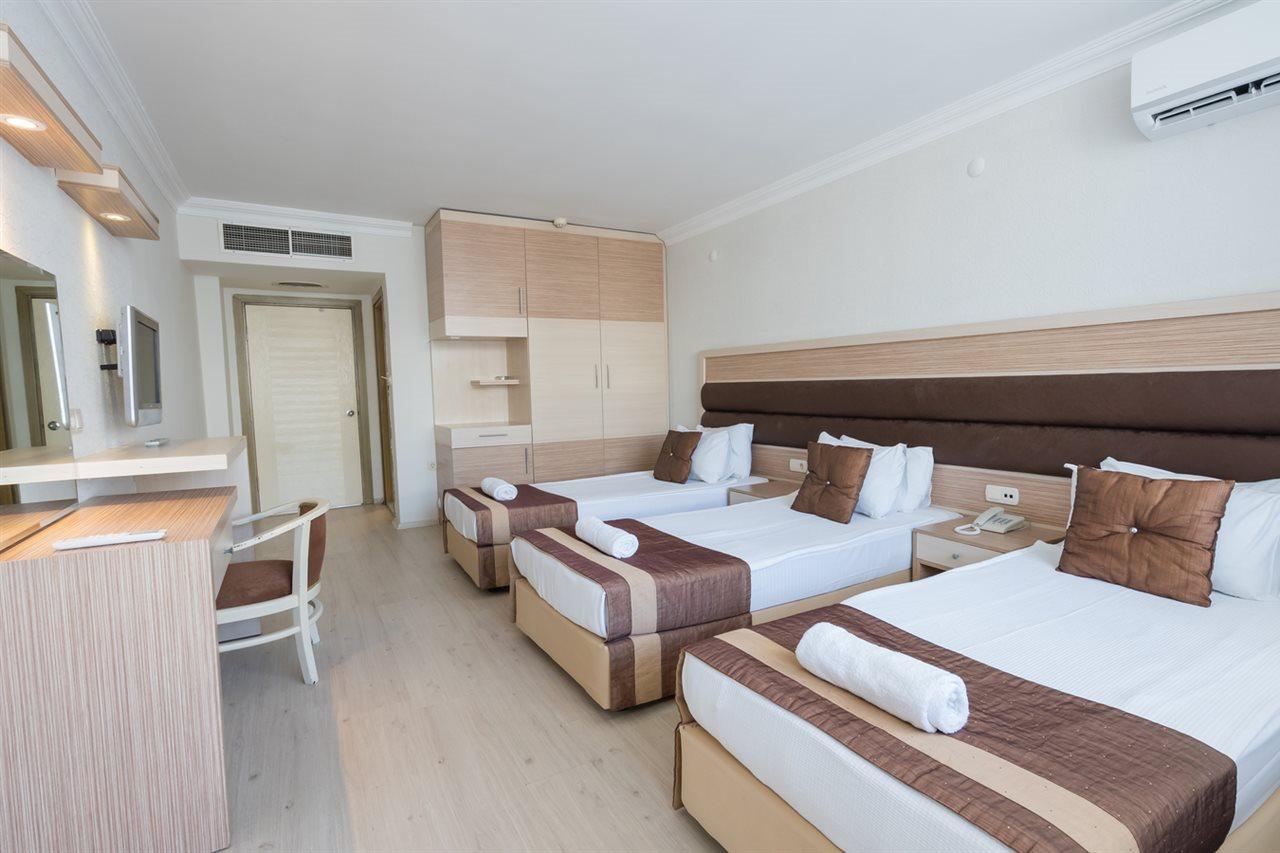 Hotel Dora 4*