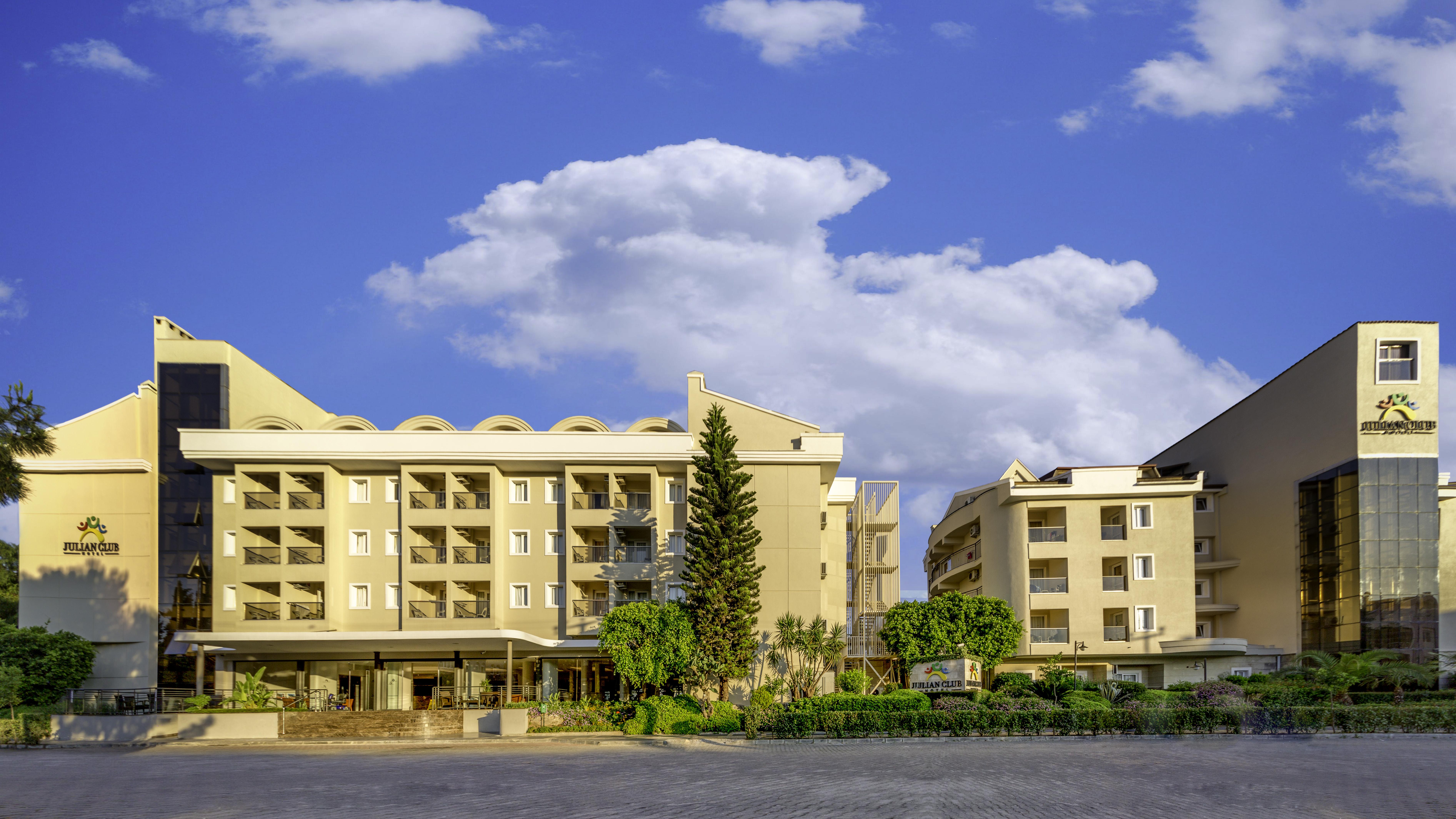 Otel Julian Club
