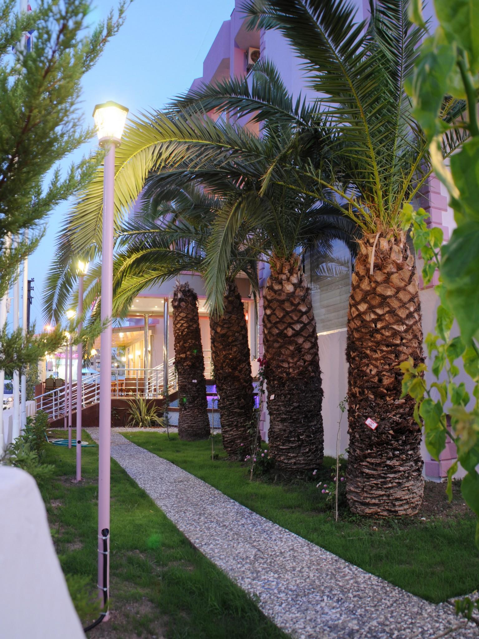 Rosy Hotel