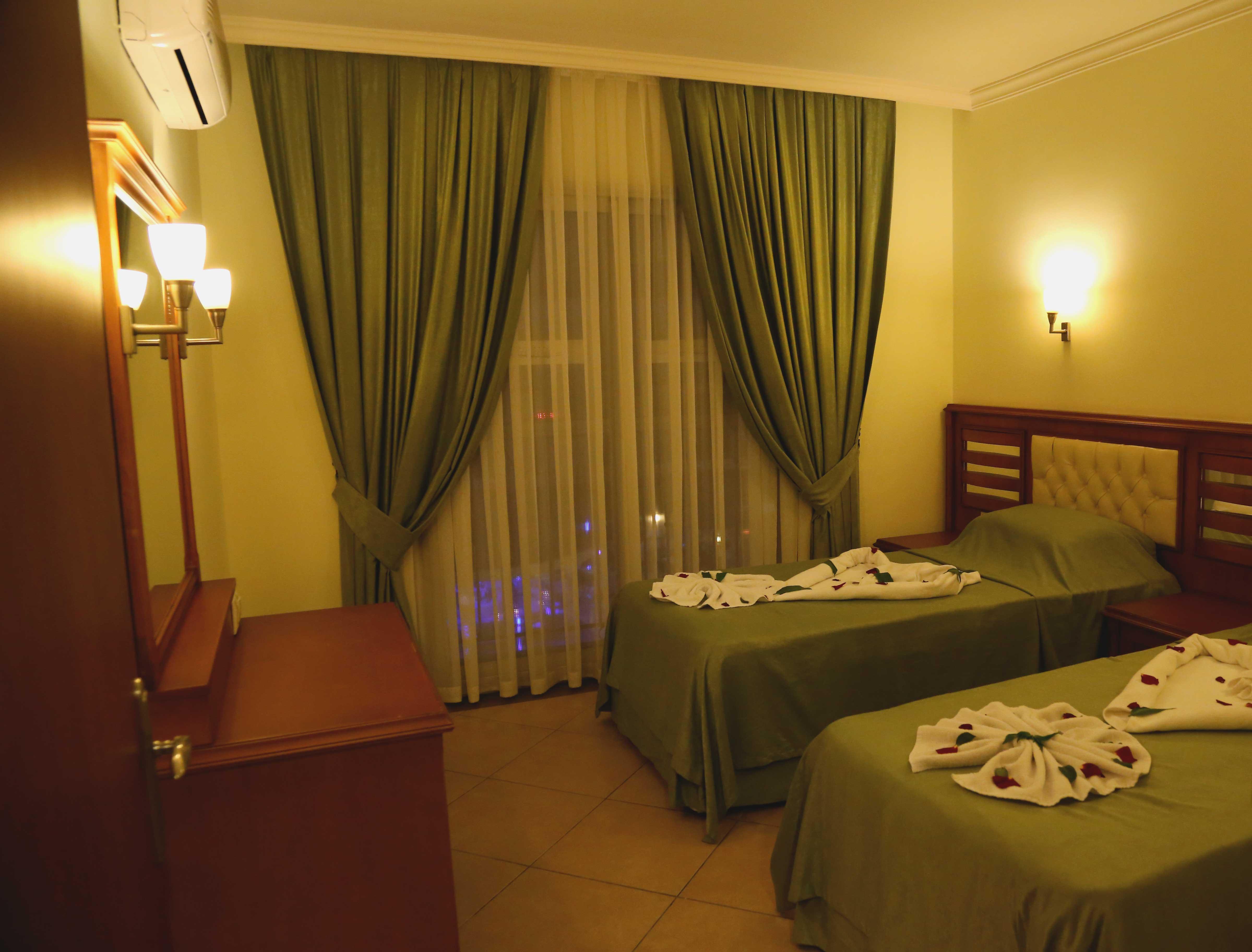 Club Karakas 4*