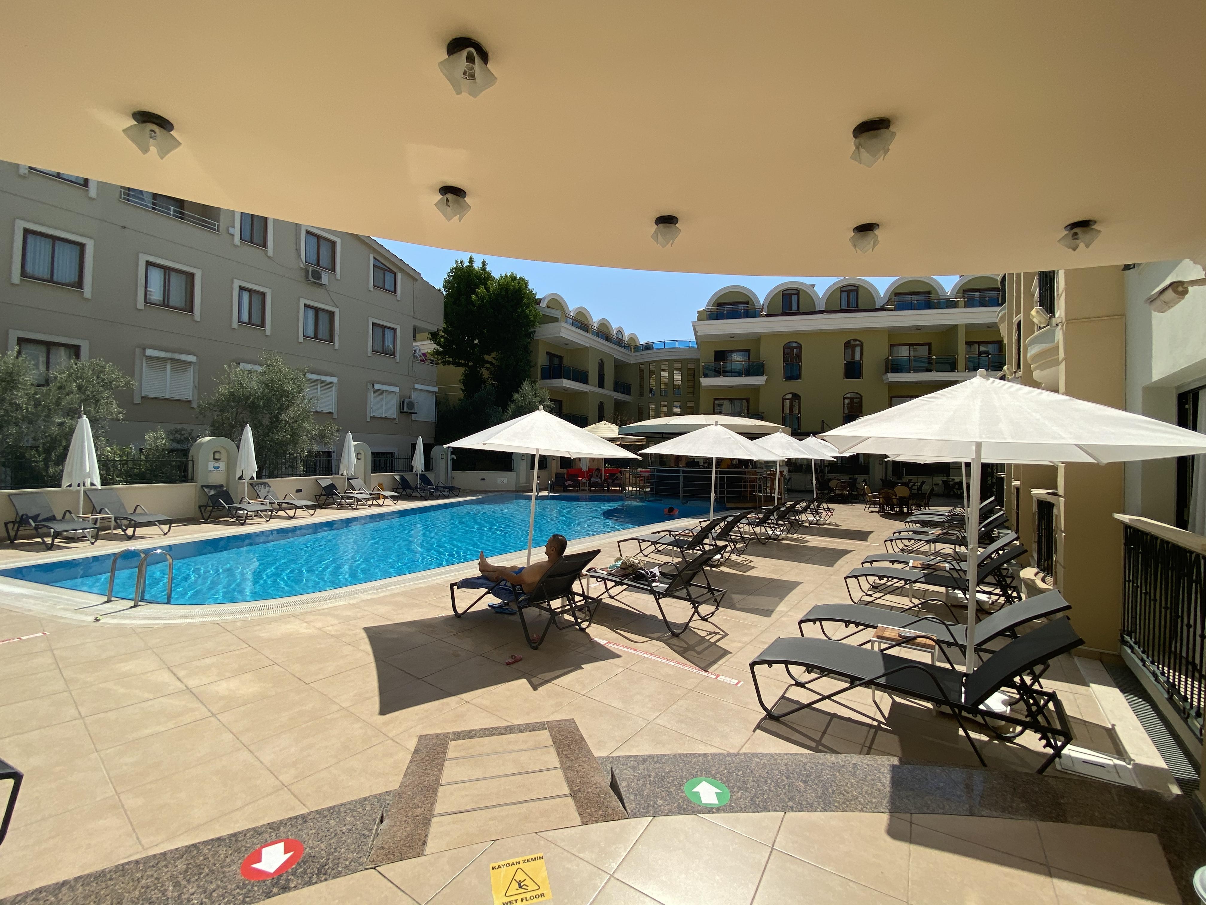 Club Karakas 4*