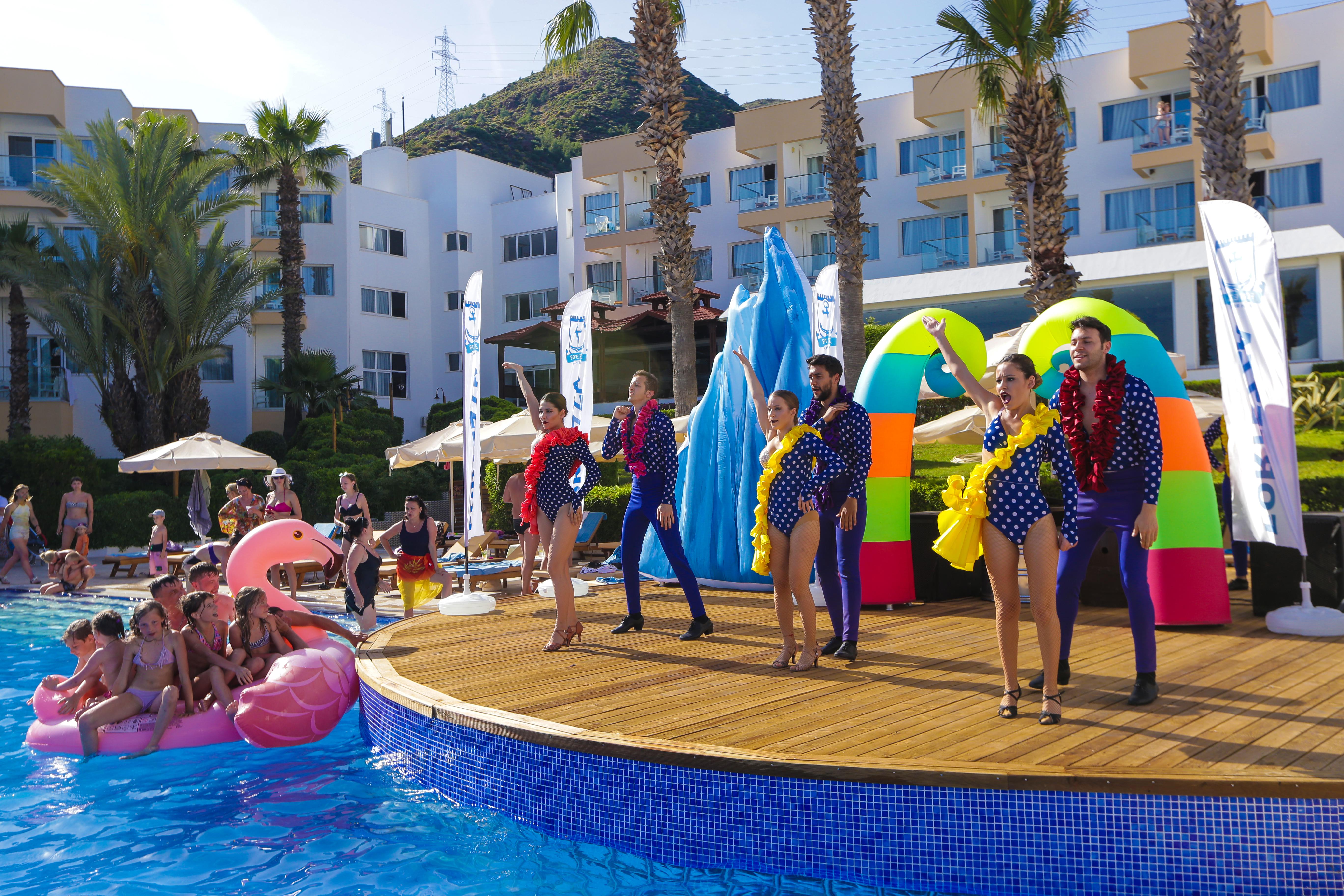 & Hotel