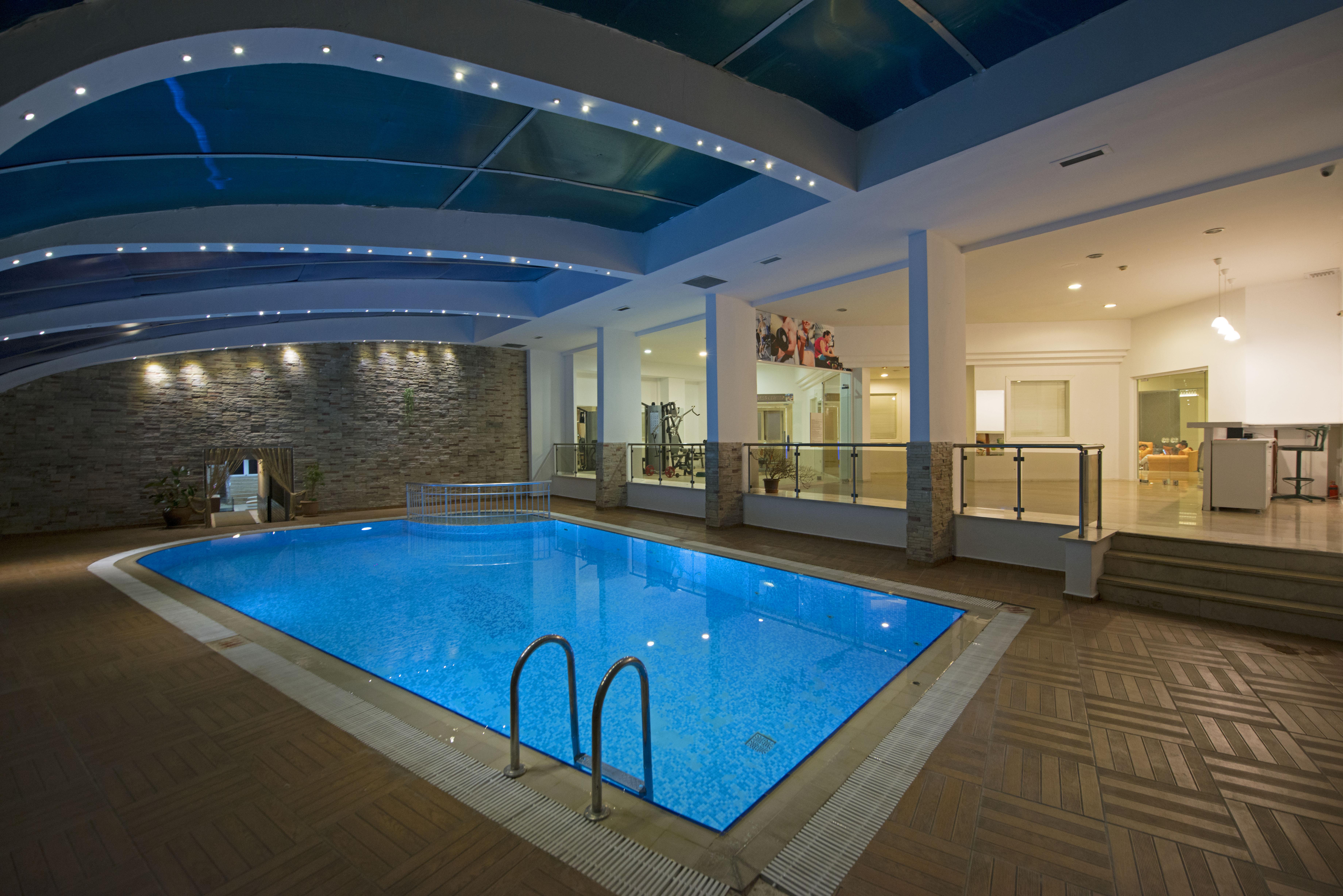 Club Troy & Hotel 2*