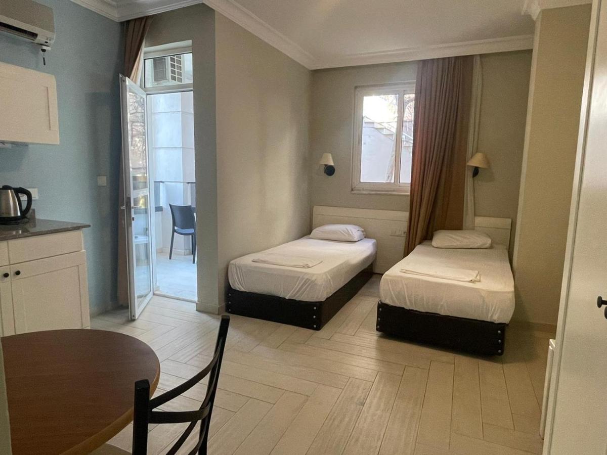 Two Seas Hotel 2*