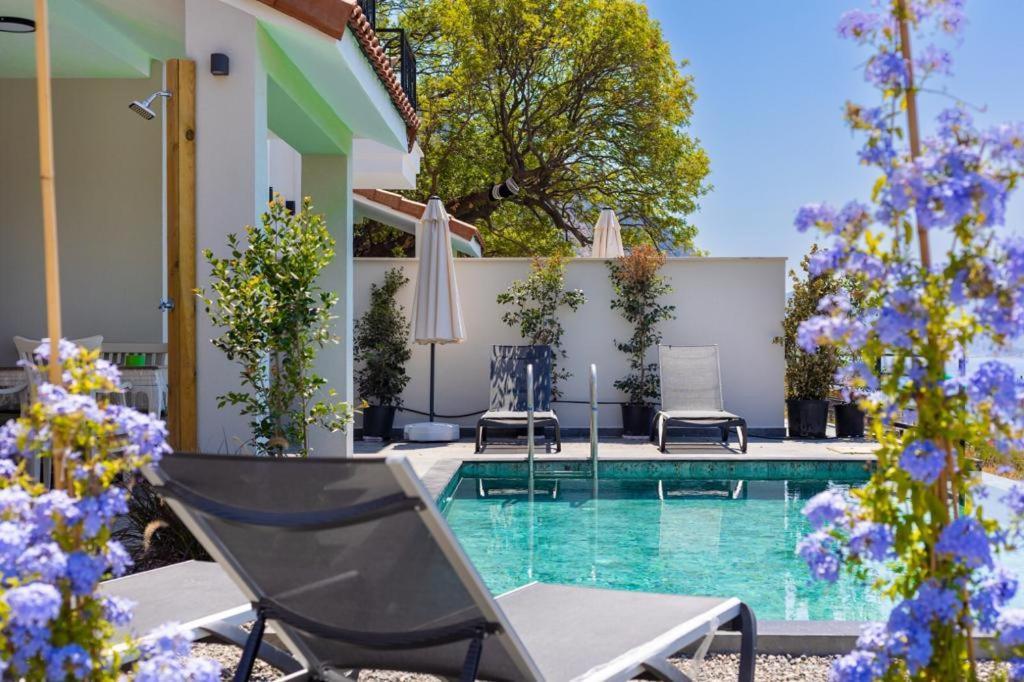 Yasemin Soeguet'de Oezel Havuzlu Villa Marmaris