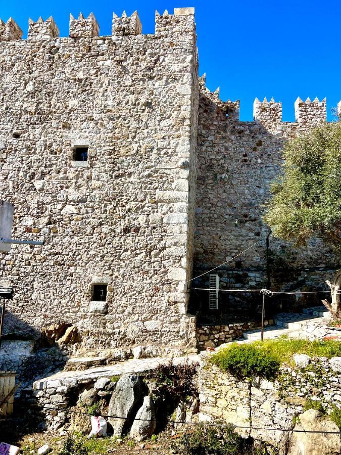 Mustafa Tokalaç Castle House Konukevi